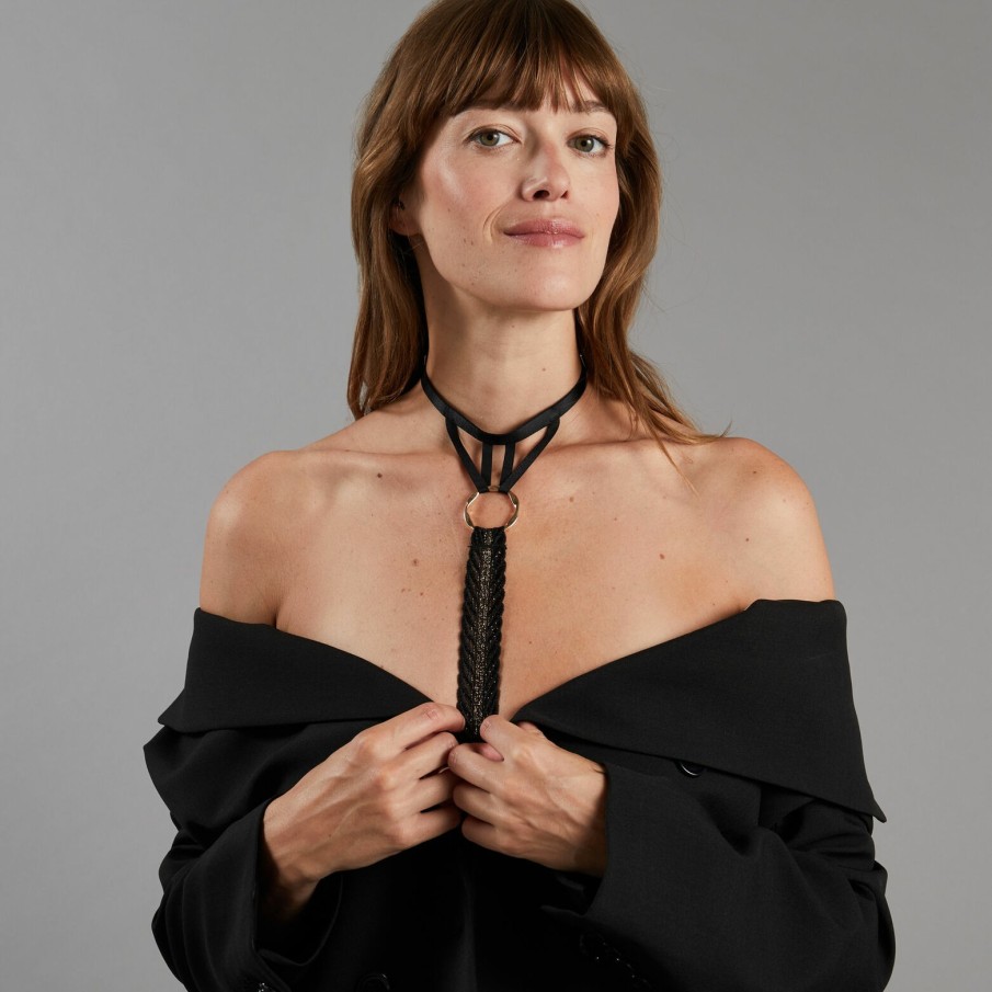 Hot RougeGorge String Harnais Tulle Brode Noir